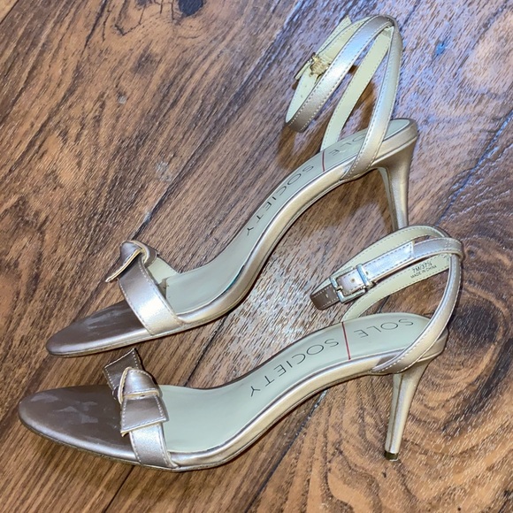 Sole Society Gold Heels - Picture 3 of 6
